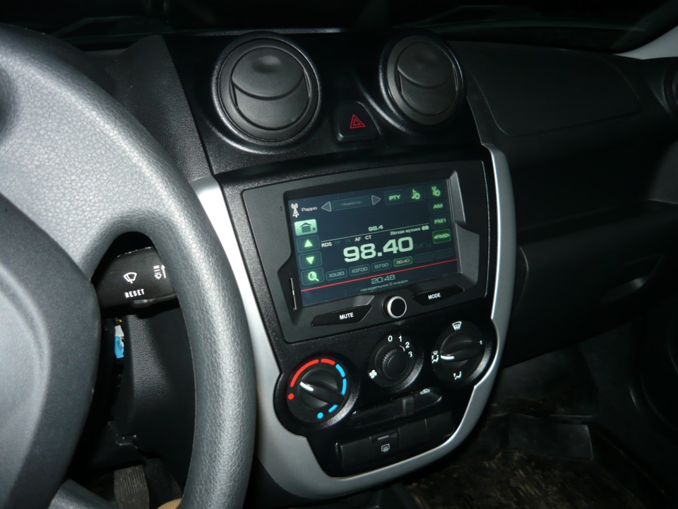 Установка штатной 2DIN-овой головы — Lada Гранта (1G), 1,6 л, 2013 года ...