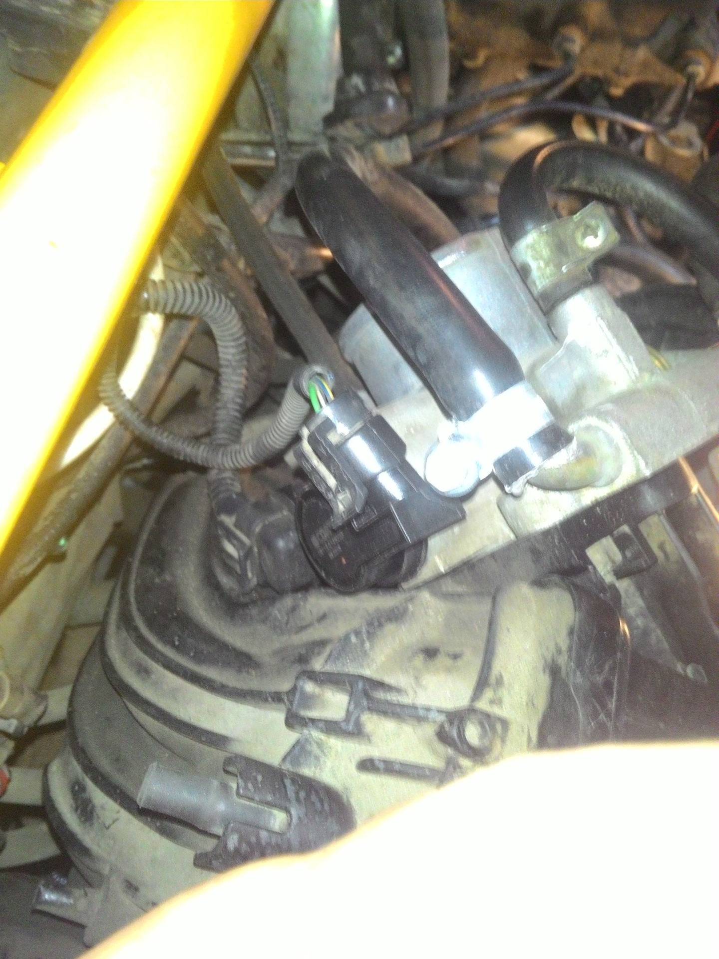 Куда то ушел антифриз, и где то подсекает глушитель. — Lada 2115, 1,6 л ...