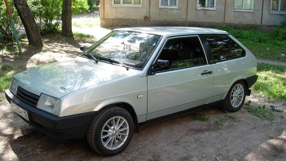 Ваз 2108 спутник. 2108 оригинал. Фото 5 полеце кой машины. 2108 оригинал. Ваз 21083.