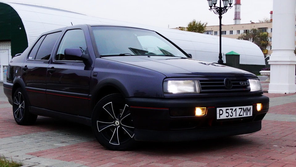 Volkswagen Vento черный