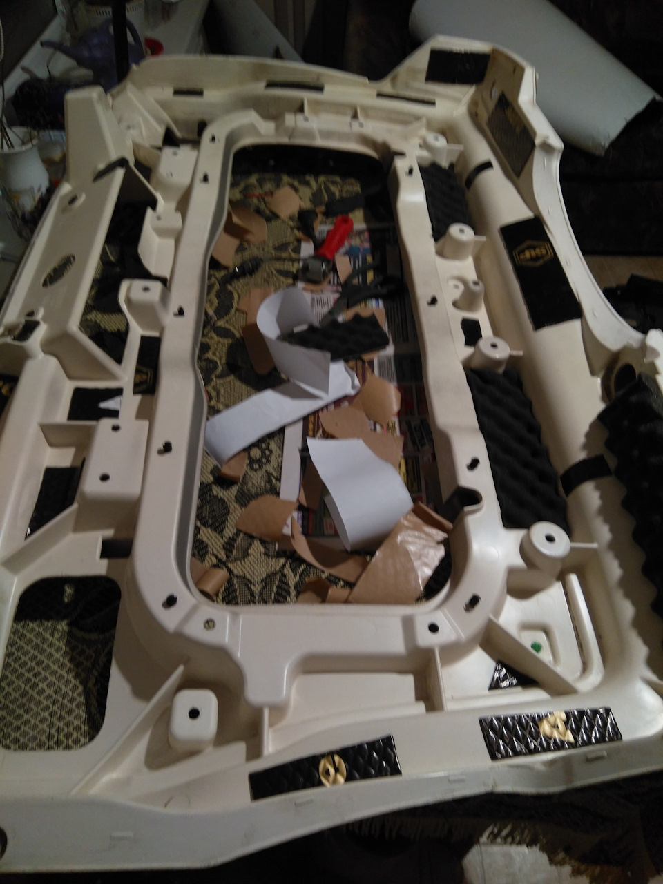 внутренняя накладка двери — Renault Scenic RX4