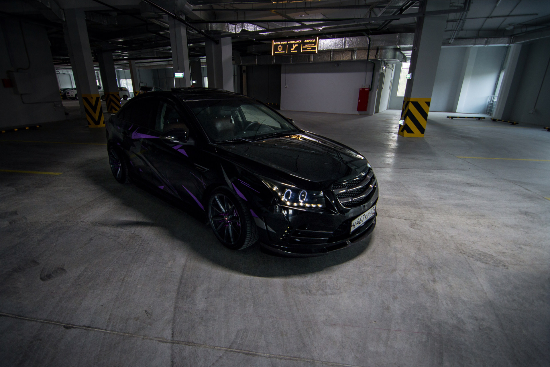 Chevrolet Cruze Blue Carbon Fiber detailing