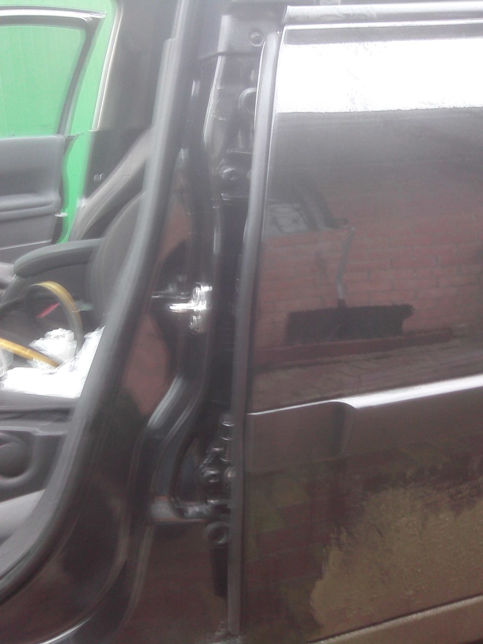 Уплотнители дверей и капота — Renault Megane II, 1,6 л, 2008 года ...