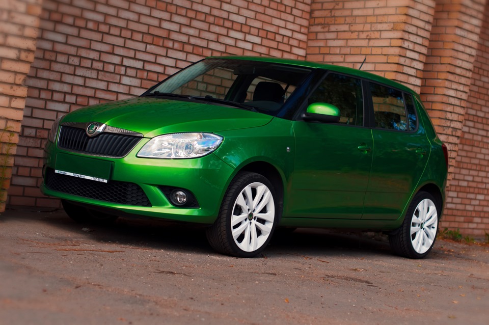 Skoda fabia 2 фото