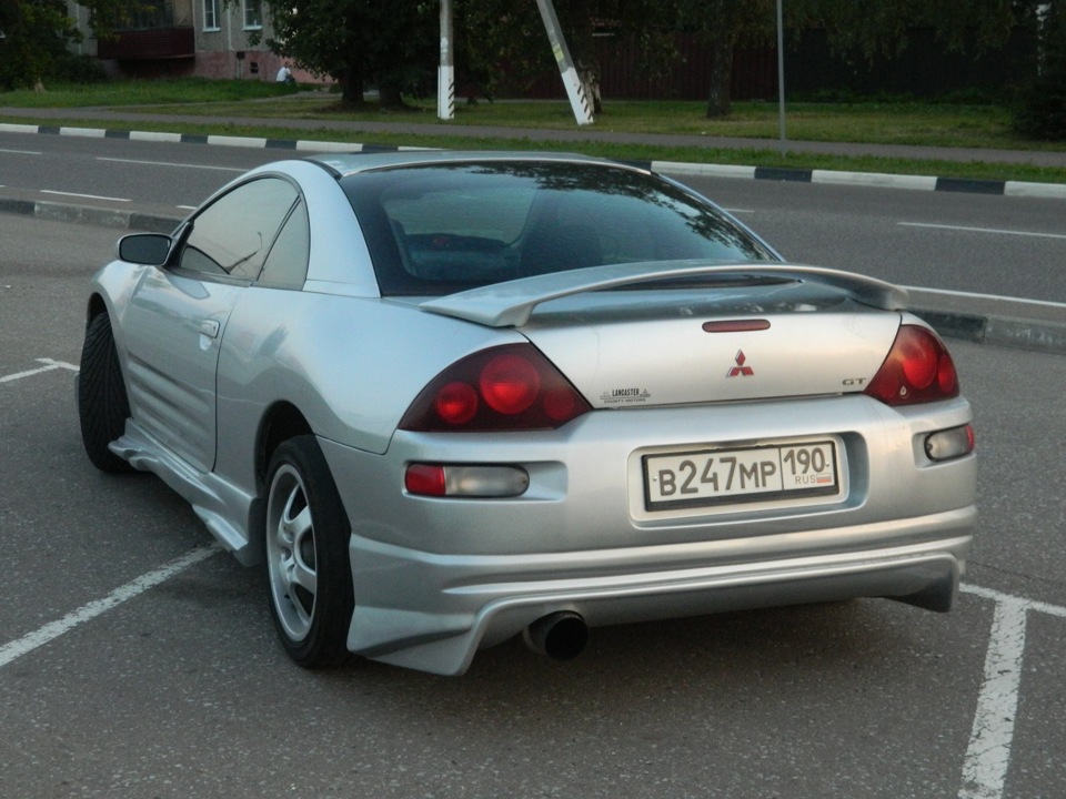 Mitsubishi Eclipse вид спереди