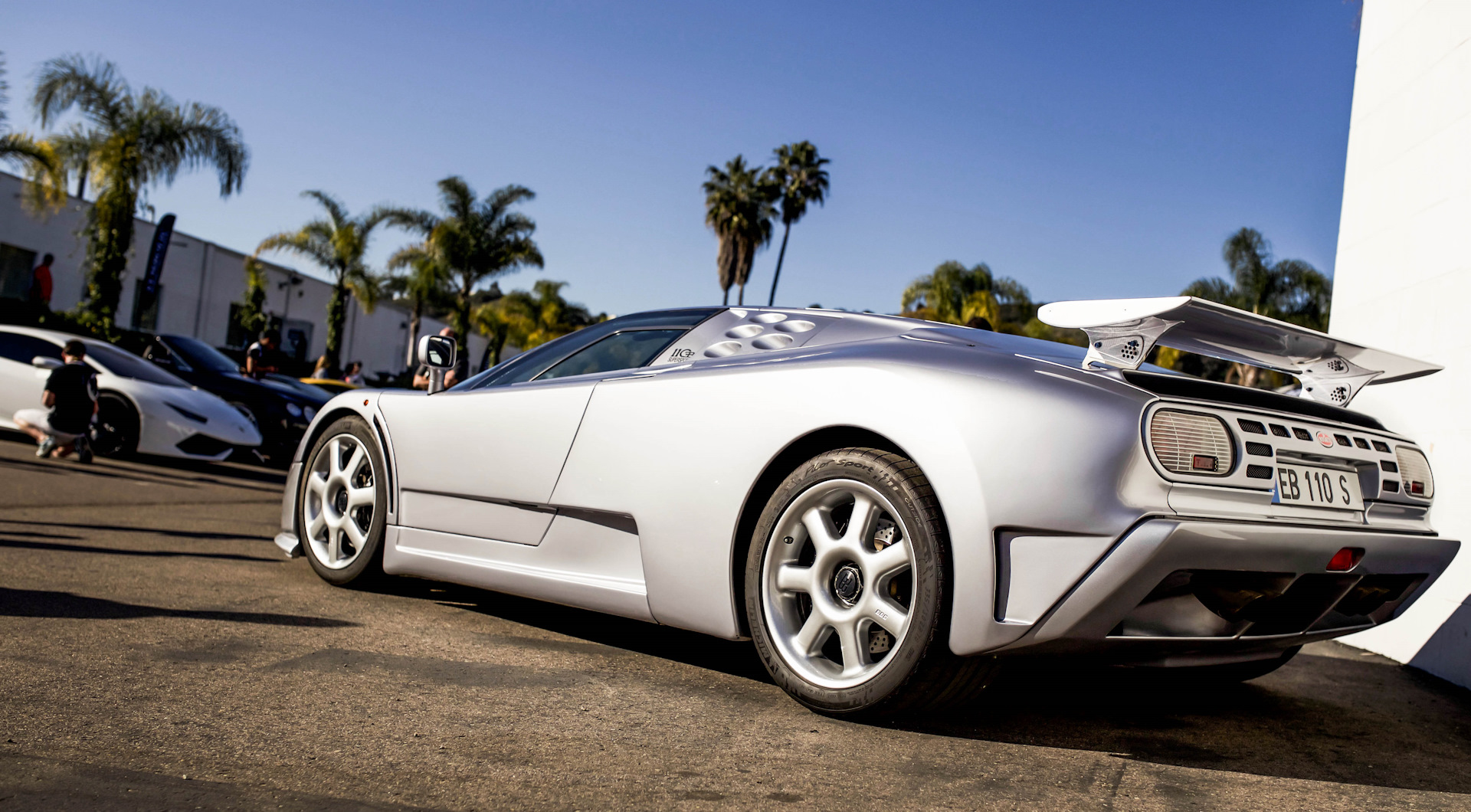 Bugatti EB110: технологический прорыв, возродивший легенду