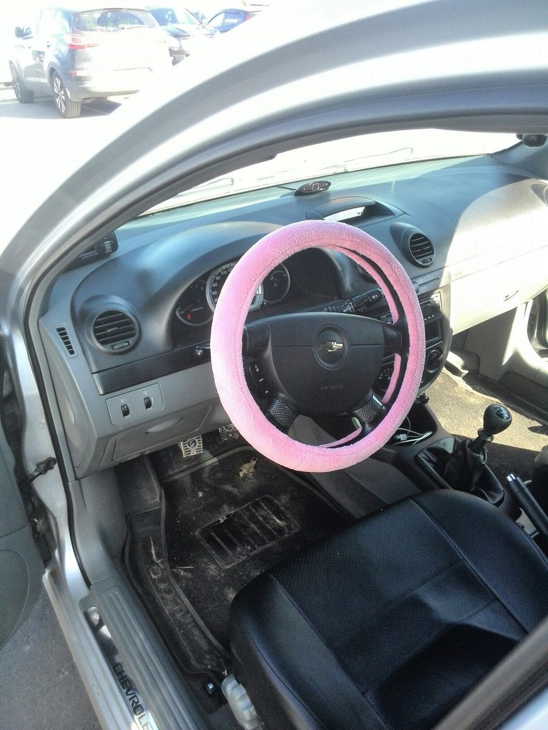 хороша, а? не, ну шикарно же! — Chevrolet Lacetti 5D