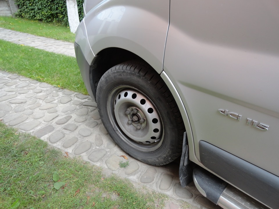 Потерял, или украли колпак ( — Nissan Primastar, 2 л, 2007 года ...