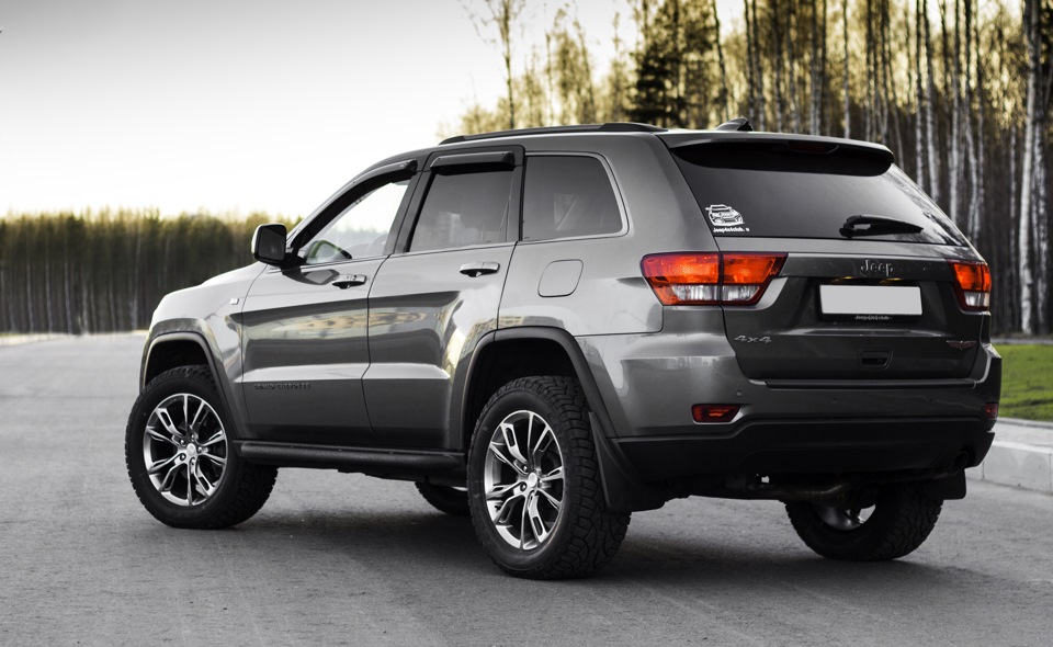 Jeep grand cherokee wk2. Диски Jeep Grand Cherokee wk2. Jeep Grand Cherokee wk2 r20. Grand Cherokee wk2 3.6. R18 wk2 Гранд Чероки.