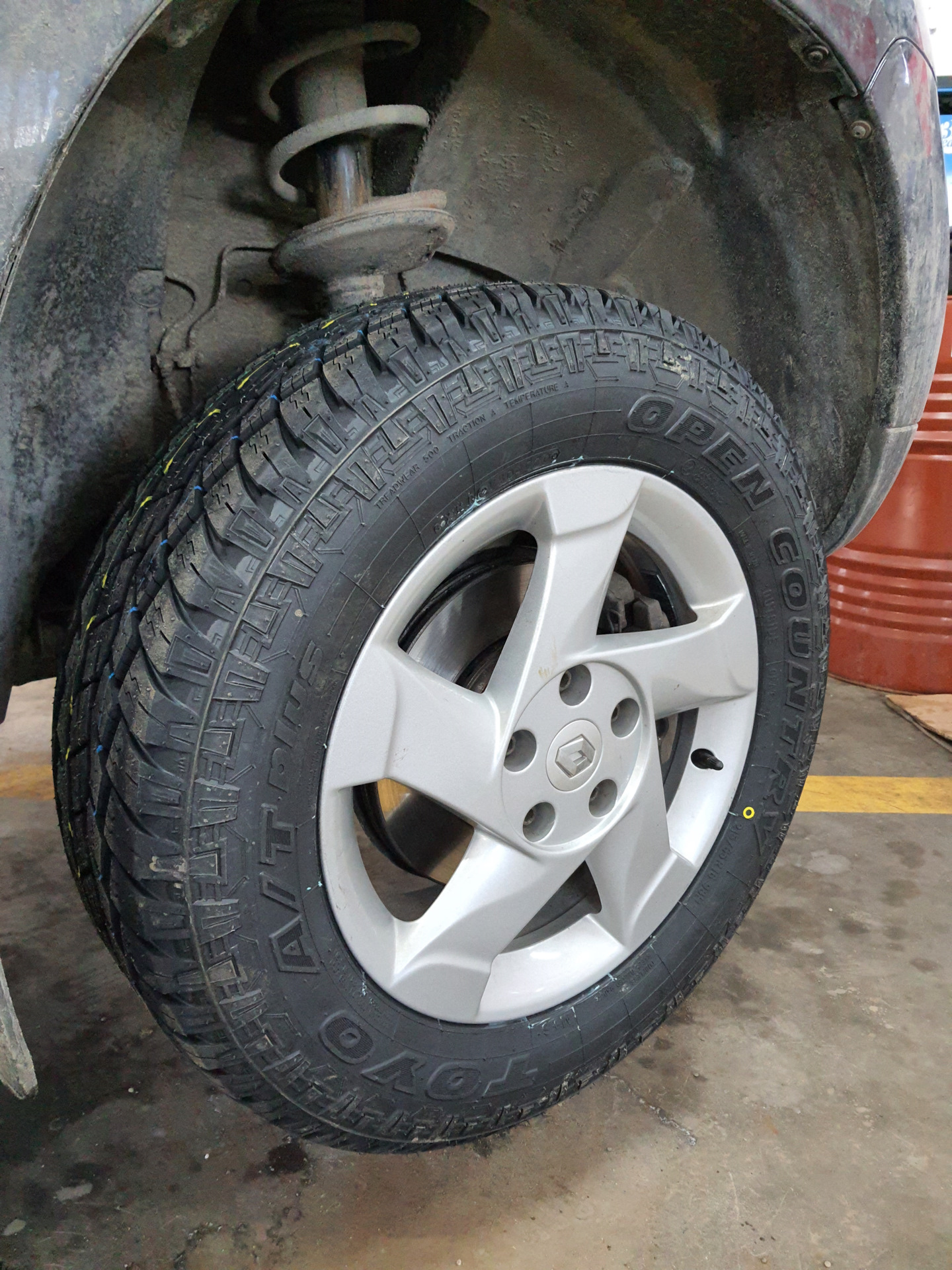 Toyo Open Country A/T plus 215/65 R16 98H — Renault Duster (1G), 2 л ...