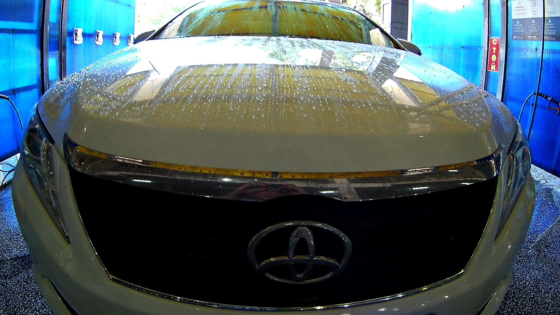 Жидкое стекло+твердый воск в работе. Фото — Toyota Camry (XV50), 2,5 л ...