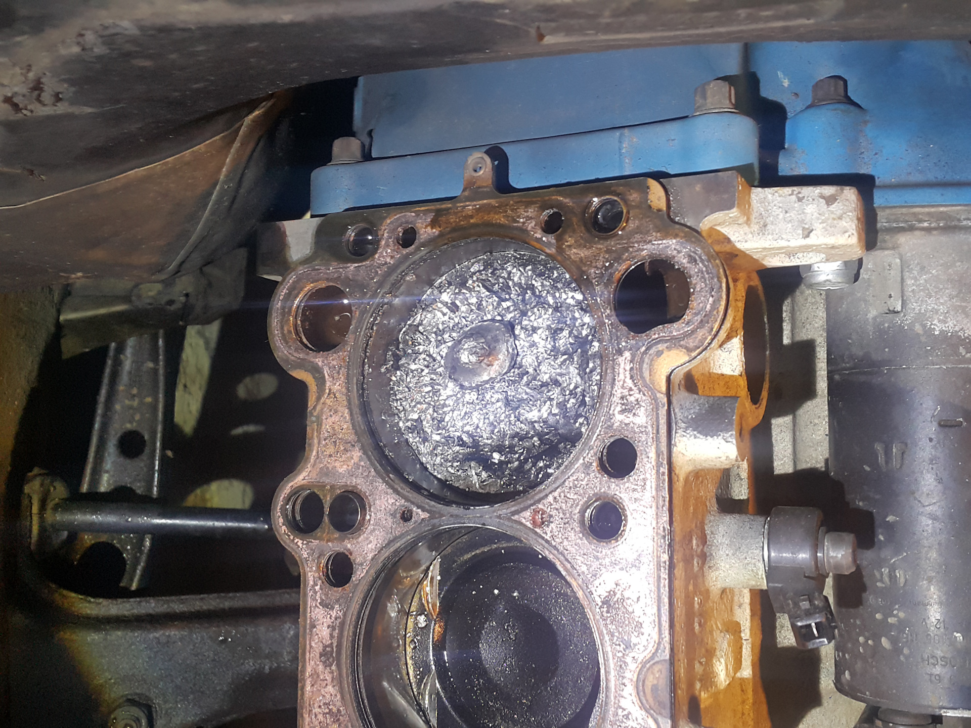 Клапан цилиндра двигателя. Зажим клапана двигателя. Клапан двс характеристики. Клапана двигателя. Клапан мотора.