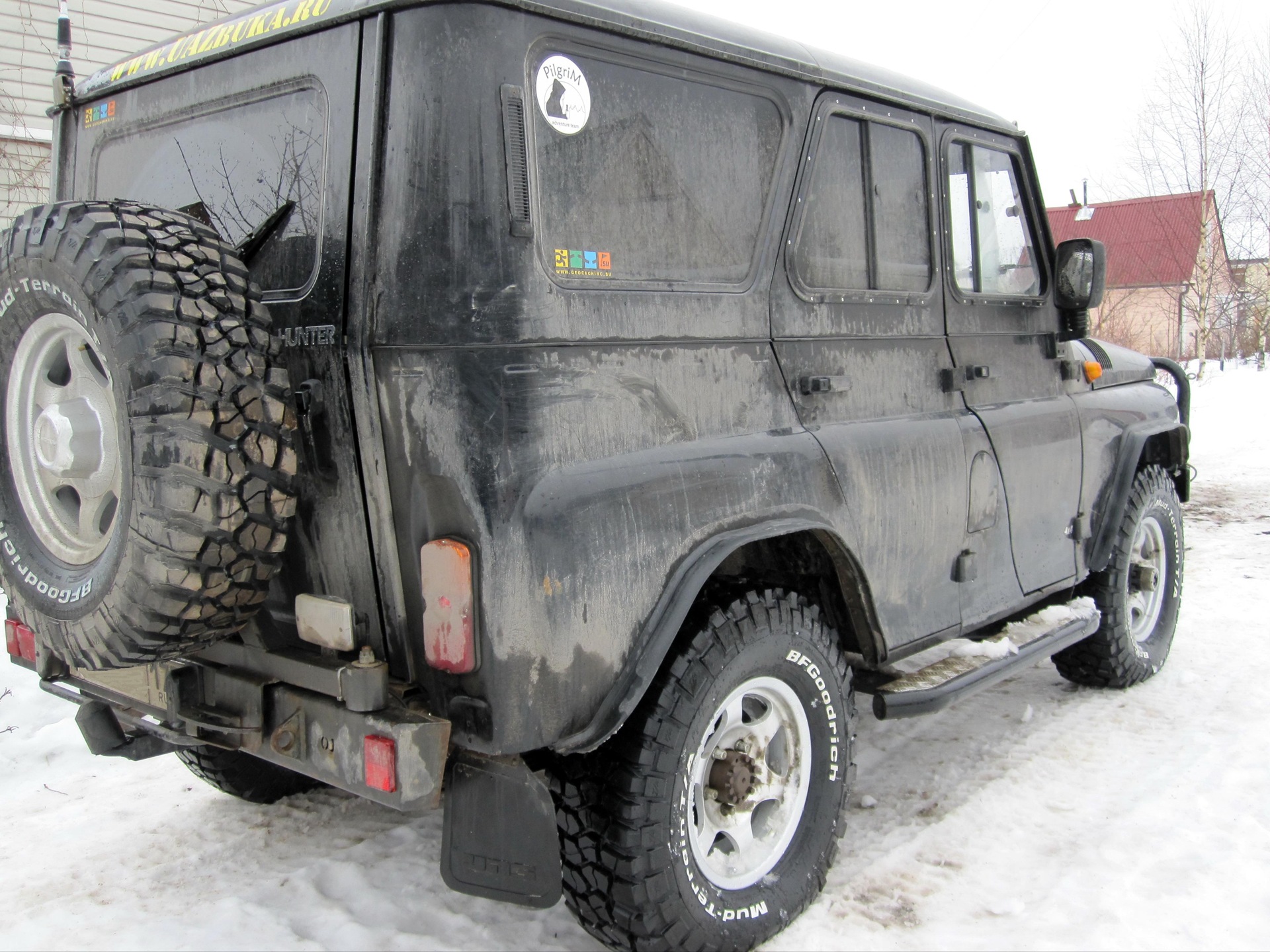 Бампер передний уаз 469 хантер oj. Бампер oj трофи на уаз хантер. Уаз хантер на колесах r18. Передний силовой бампер oj хантер. Светодиодная балка на уаз 469 на крышу.