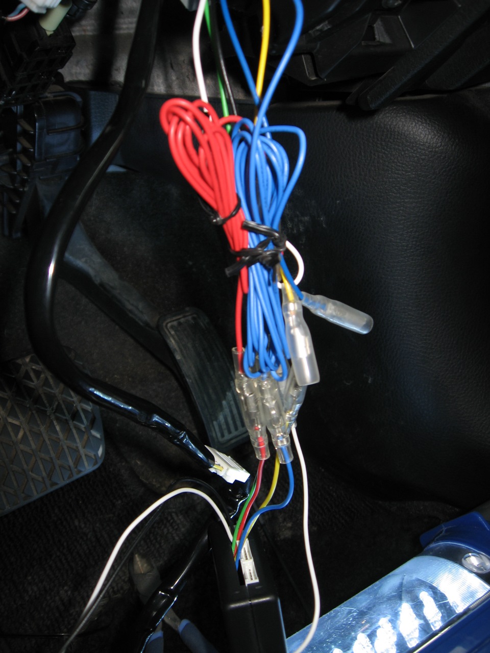 точки подключения сигнализации мазда 3 2008. блок от сигнализации в мазде 3. точки подключения сигнализации мазда капелла 1998. автозапуск мазда 6. мазда сх-5 сирена сигнализации.