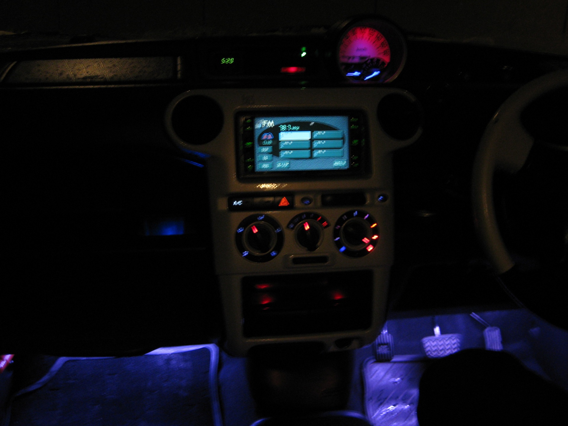 Replacing the instrument lighting with LEDs  - Toyota bB 15L 2002