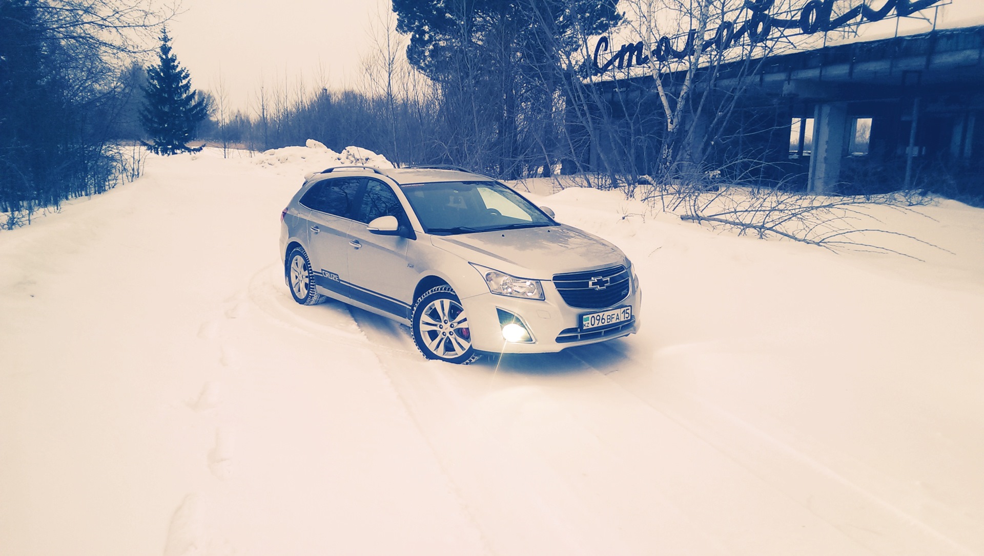 Шевроле круз зима. Шевроле круз в снегу. Шевроле круз зима. Шевроле круз зима. Белый круз.