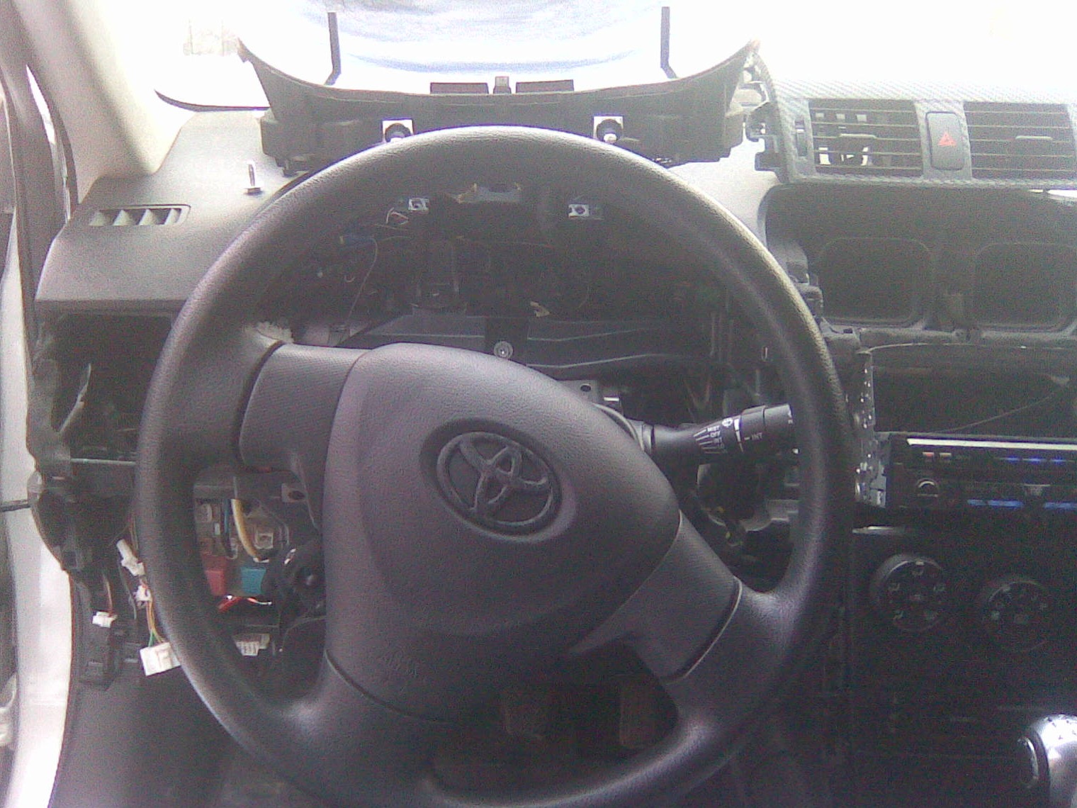 panel gluing - Toyota Corolla 16 liter 2008