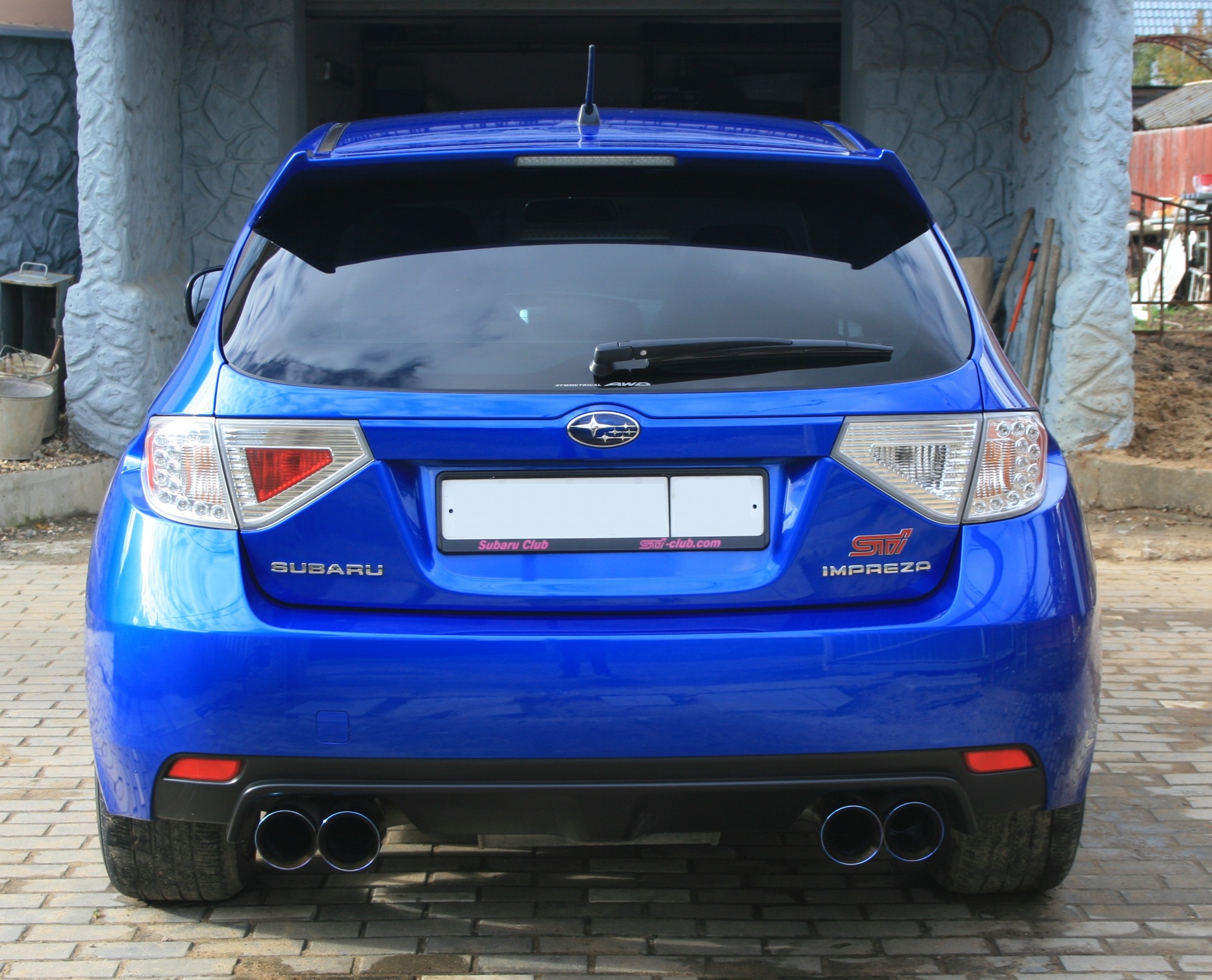 Subaru WRX сзади