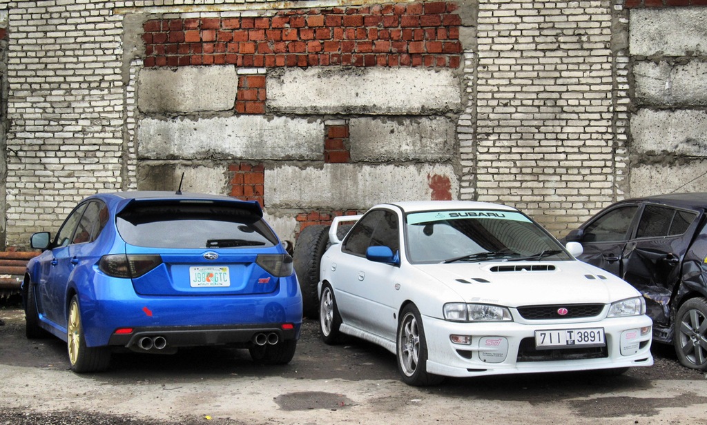 да, было дело на Киевке — фура снесла мне правое боковое зеркало — Subaru Impreza WRX STI (GC)