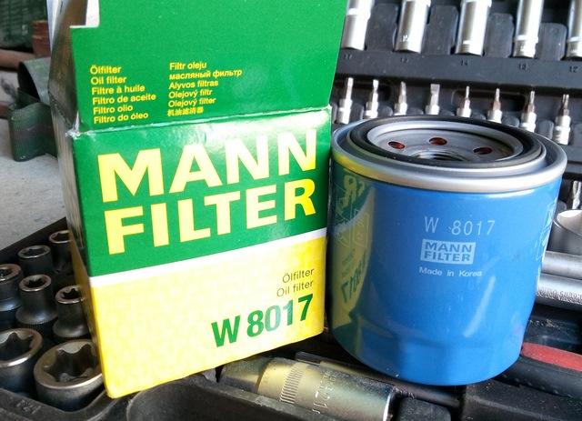 Как отличить фильтр манн. Mann-Filter w 8017. Поддельный фильтр Mann w8017. Фильтр Манн w8017 на Киа СИД 2017. Масляный фильтр Киа СИД 1.6 Gamma 2019 размер.