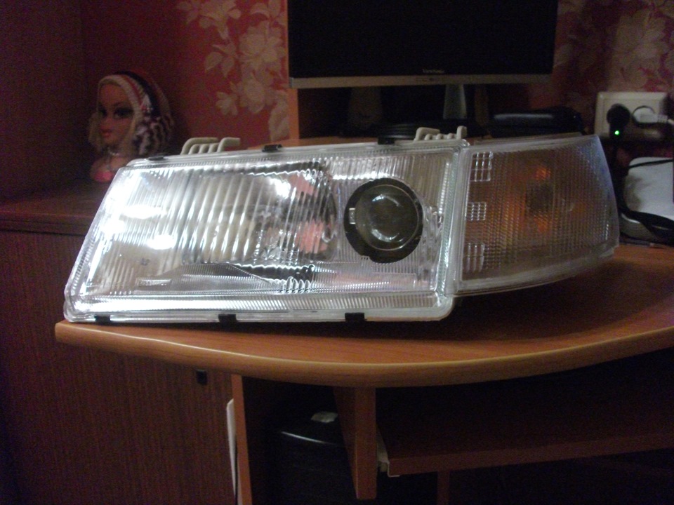 Замена стекла на фаре — Lada 21120, 1,5 л, 2001 года | своими руками ...