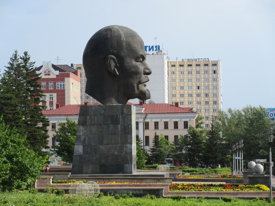 Голова ленина. Голова Ленина Байкальск. Батуми цисарткелла памятник Ленину голова. Голова Ленина в Улан-Удэ 2020. Голова Ленина Ричмонд.