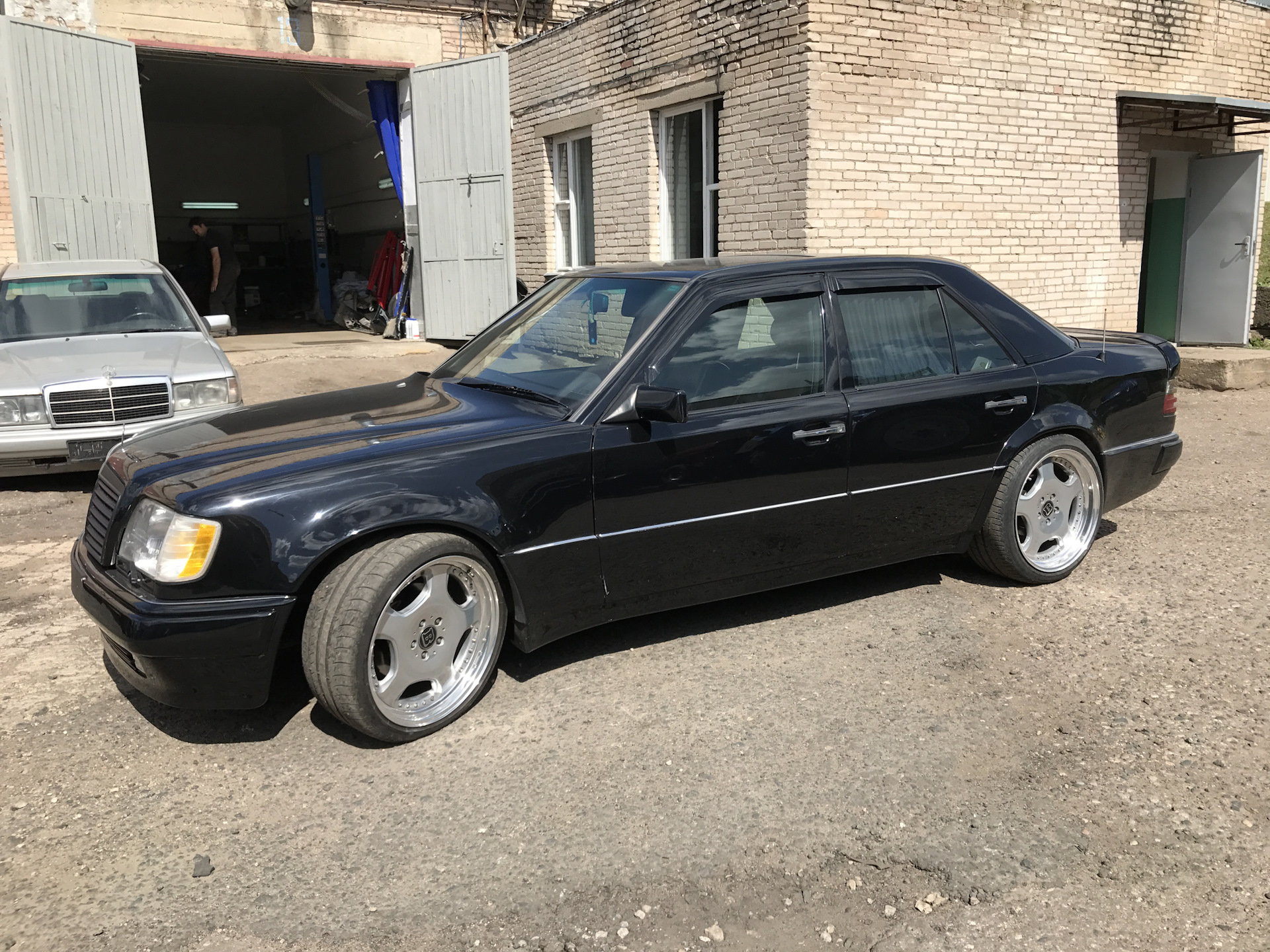 Мерседес w124 черный