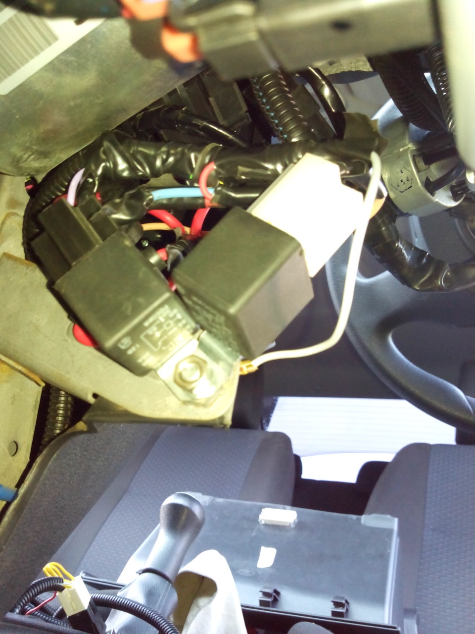 подключение ПТФ и обогрева зеркал — Lada Гранта (1G), 1,6 л, 2013 года ...