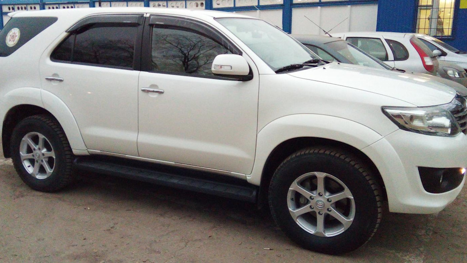 Toyota Fortuner 2005 Р±РµР»С‹Р№