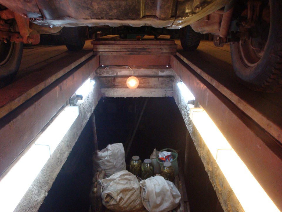 Приятные пустячки 4. Свет в смотровой яме. — ЛуАЗ 969, 1,5 л, 1986 года ...