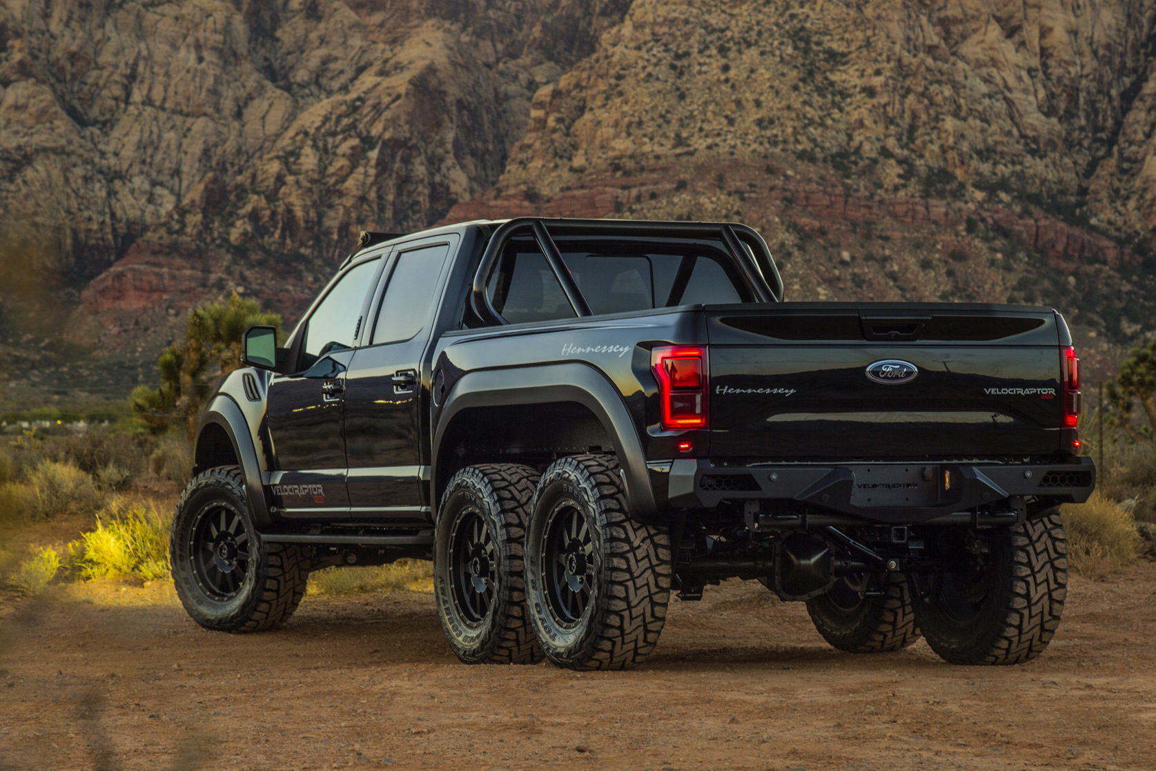 Ford Velociraptor 6x6