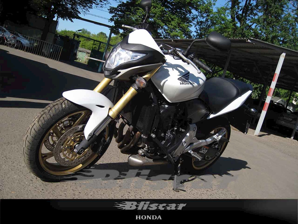 Антигравийная защита матовой полиуретановой пленкой / SunTek — BLISCAR ...