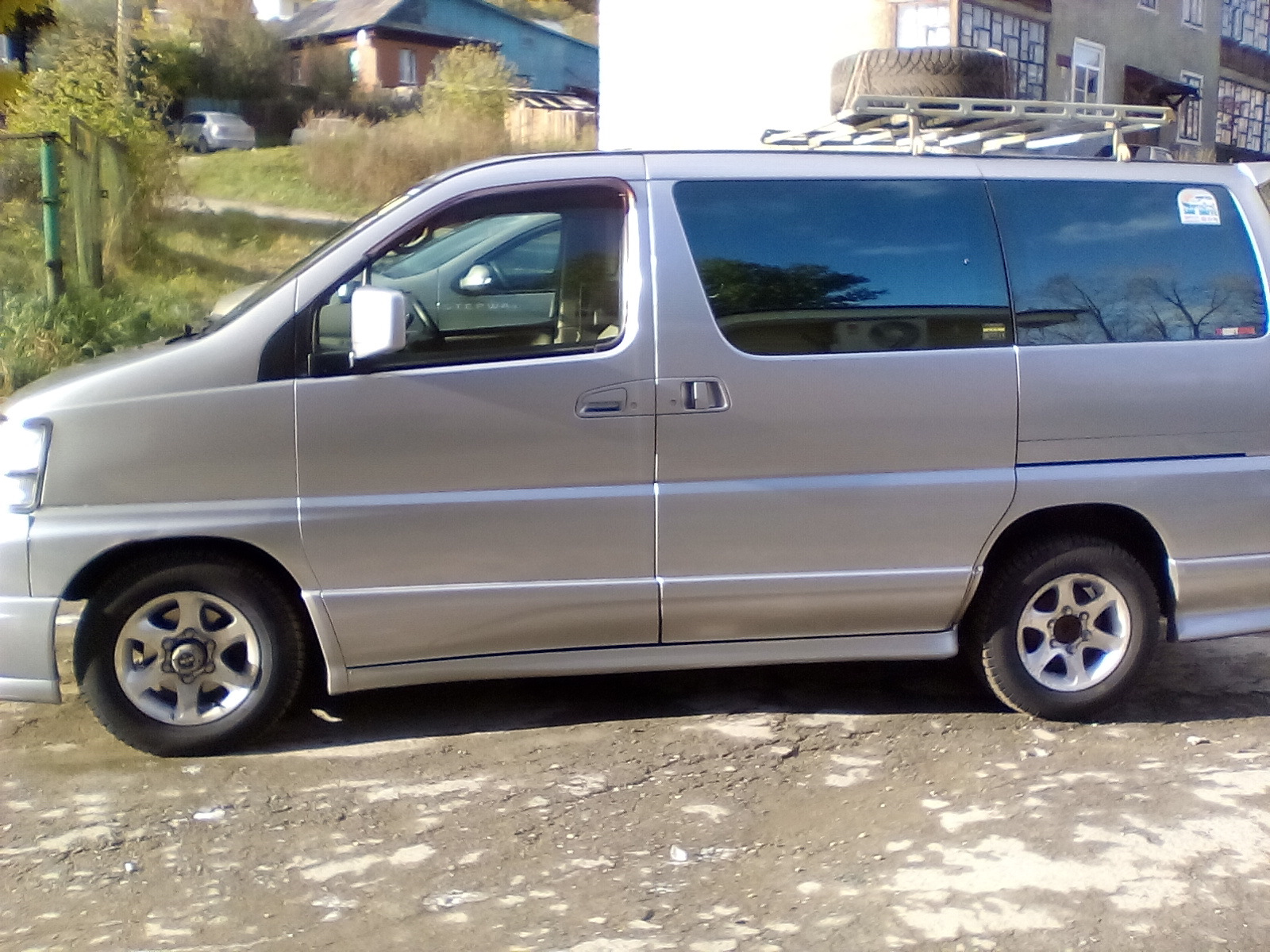 Nissan Elgrand e50