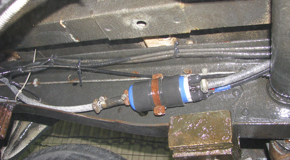 Те же элементы после обработки. Состав почти прозрачный и при фотографировании со вспышкой почти невидим, на самом деле его там миллиметра три! — ГАЗ Соболь 4х4