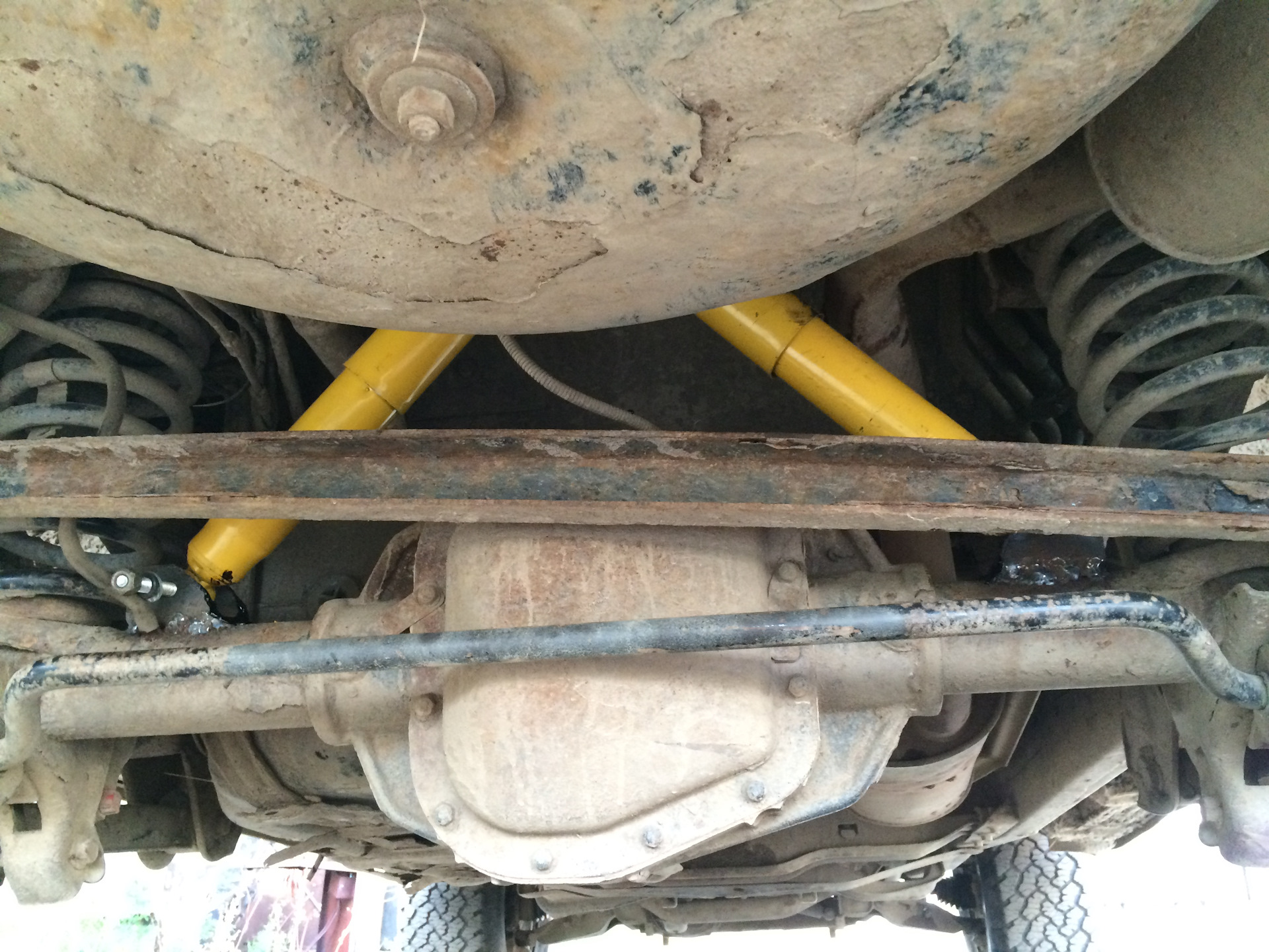 реактивная тяга газ 24 задняя. Volvo fl 10 реактивные тяги. реактивная тяга ваз 2106 задняя. 2 реактивные тяги. сиденье с амортизатором из реактивных тяг.