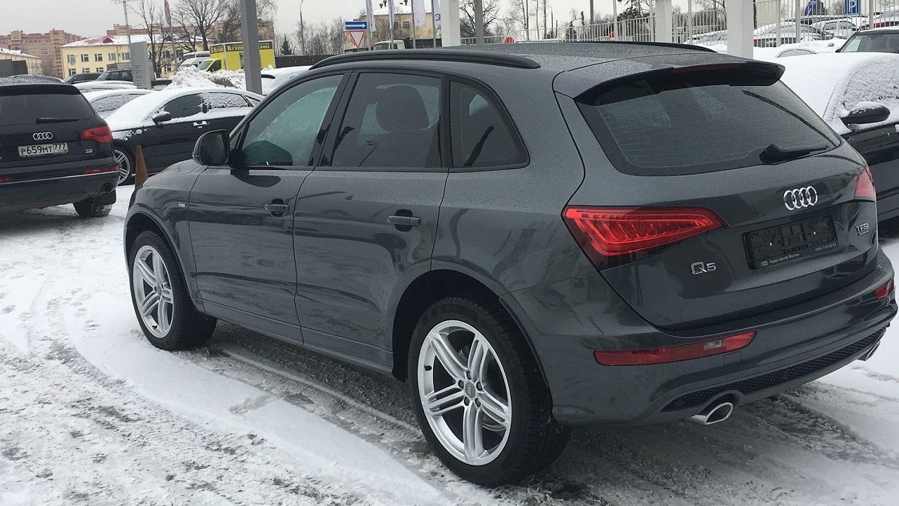 Q5 интернет магазин одежды. Audi q5 Grey. Audi q5 Manhattan Grey. Audi q5 Grey Green. Ауди ку 5 серая.