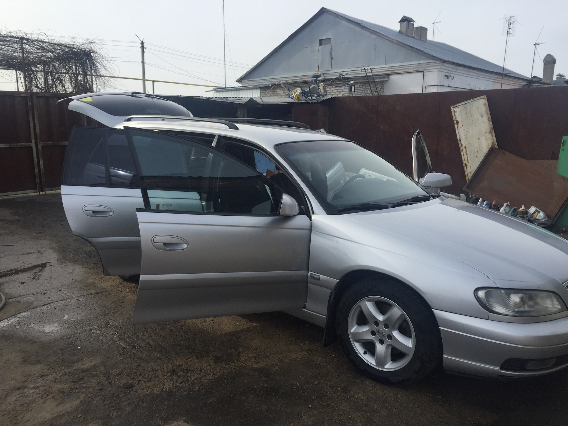 Бу санкт. Opel Omega b 2001. Опель Омега 2001 универсал. Opel Omega b 2001 универсал. Опель Омега универсал 2001 года.