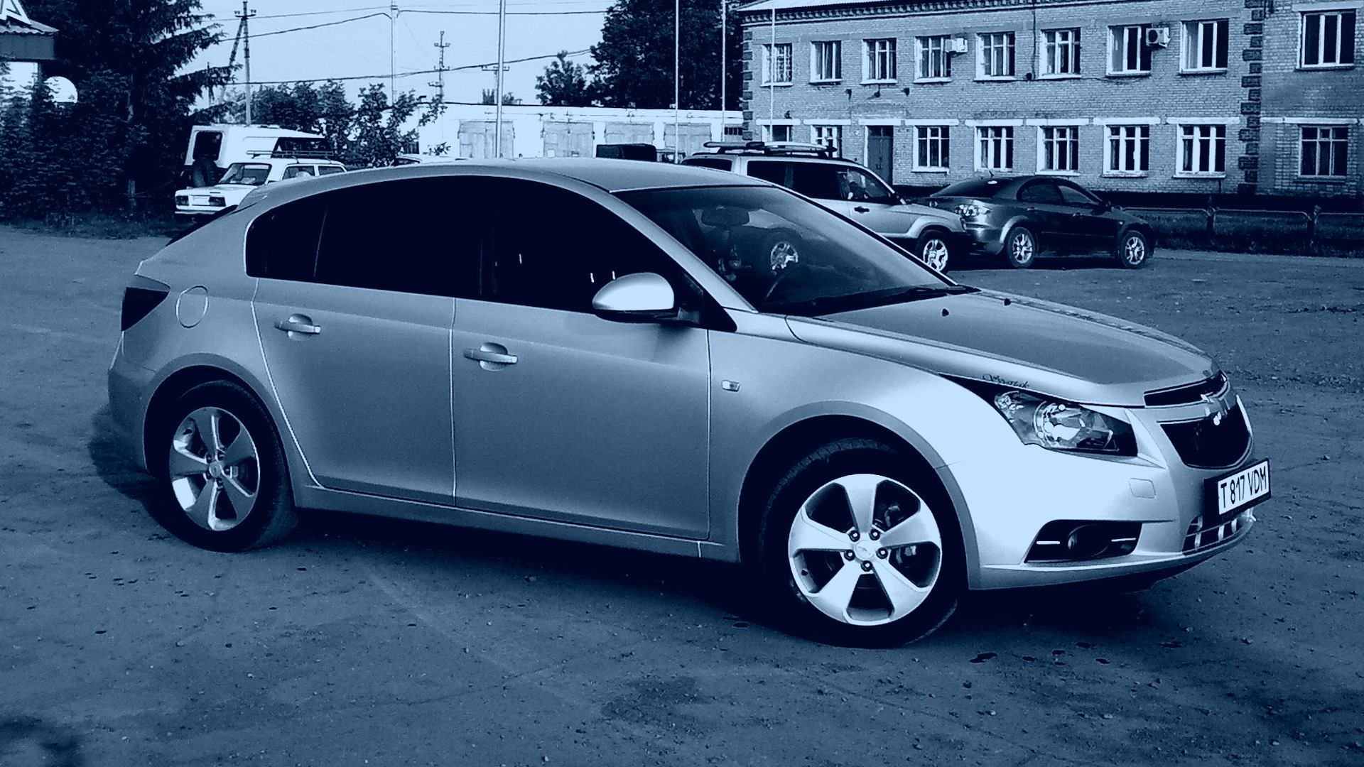 Chevrolet Cruze Hatchback 1.8 бензиновый 2012 | ✌ на DRIVE2