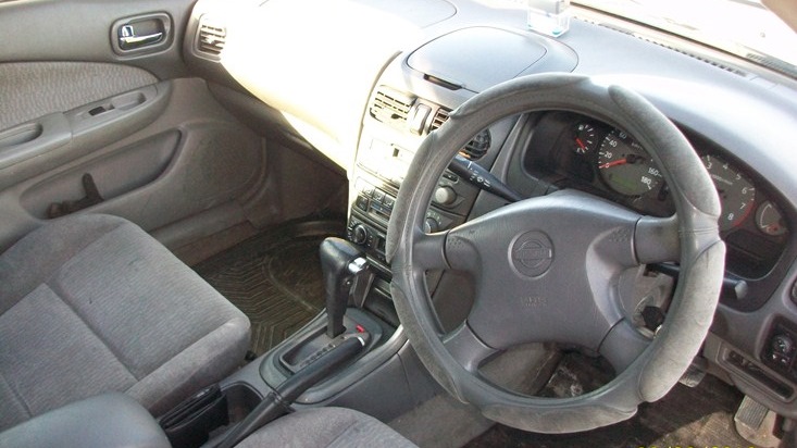 Nissan Sunny 2003 салон