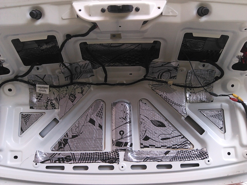 Виброизоляция крышки багажника — Citroen C4 L, 1,6 л, 2014 года ...
