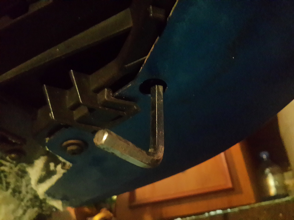 Регулировка противотуманок — Renault Sandero 2G, 1,6 л, 2015 года ...