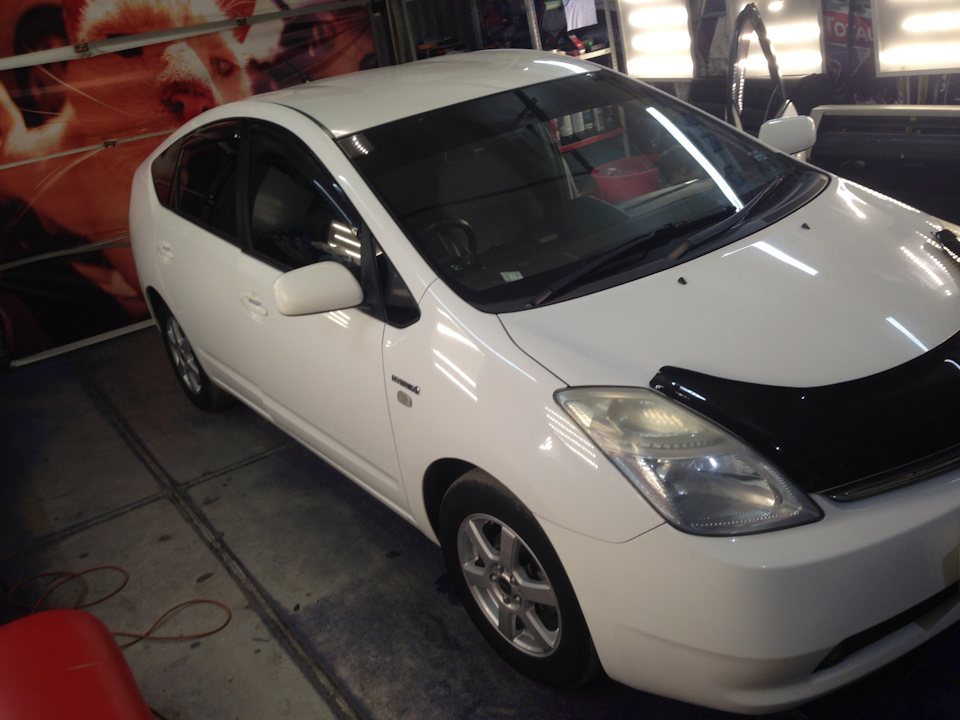 Полировка фар с покрытием лаком — Toyota Prius (20), 1,5 л, 2009 года ...