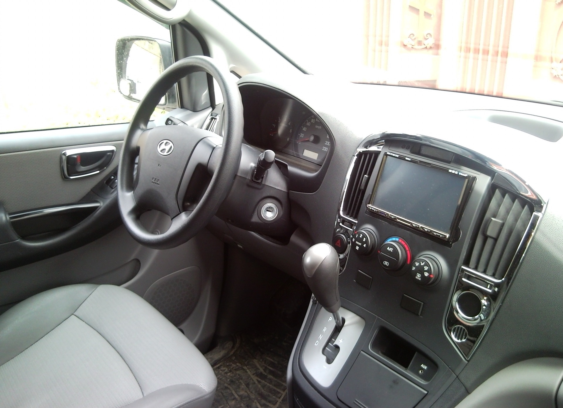 Салон — Hyundai Grand Starex, 2,5 л, 2010 года | фотография | DRIVE2