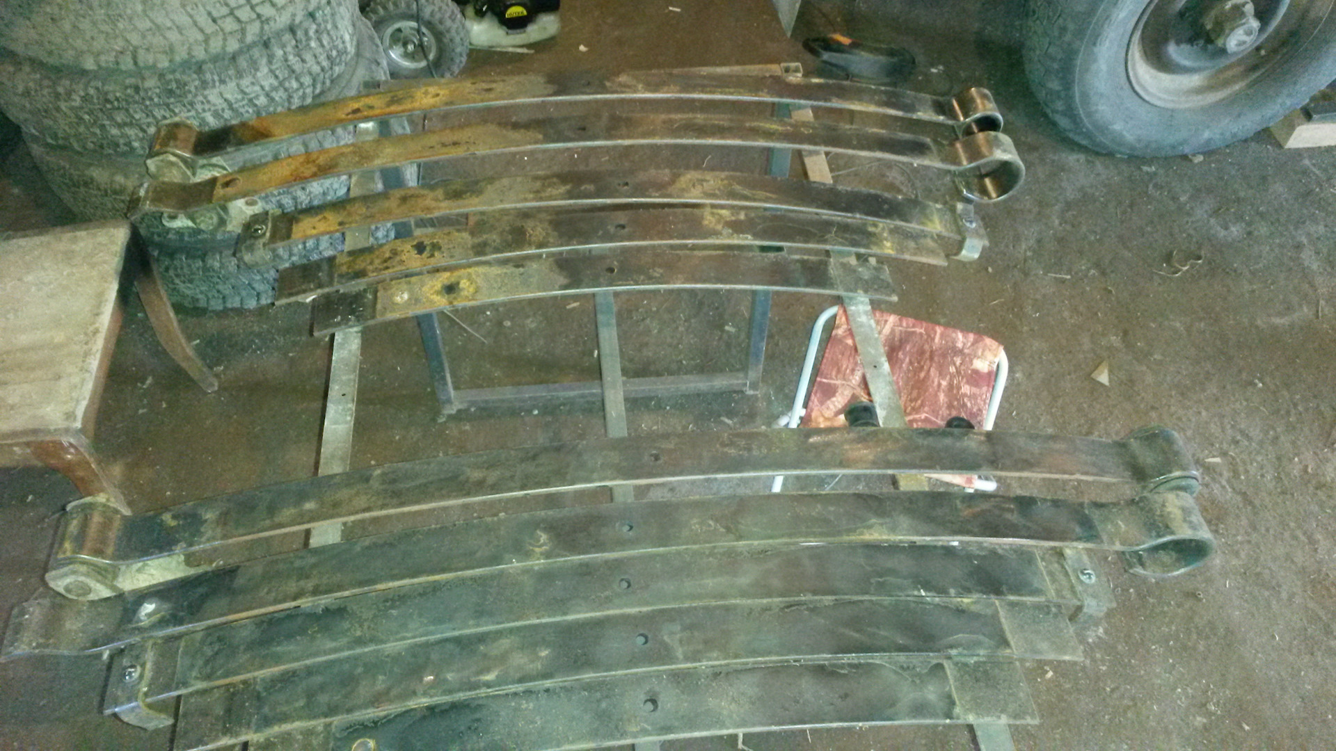 Разборка рессор. Рессоры шевроле блейзер 4. Разборка рессор. Хомут рессоры волга 31105. Хомут для рессор москвич.