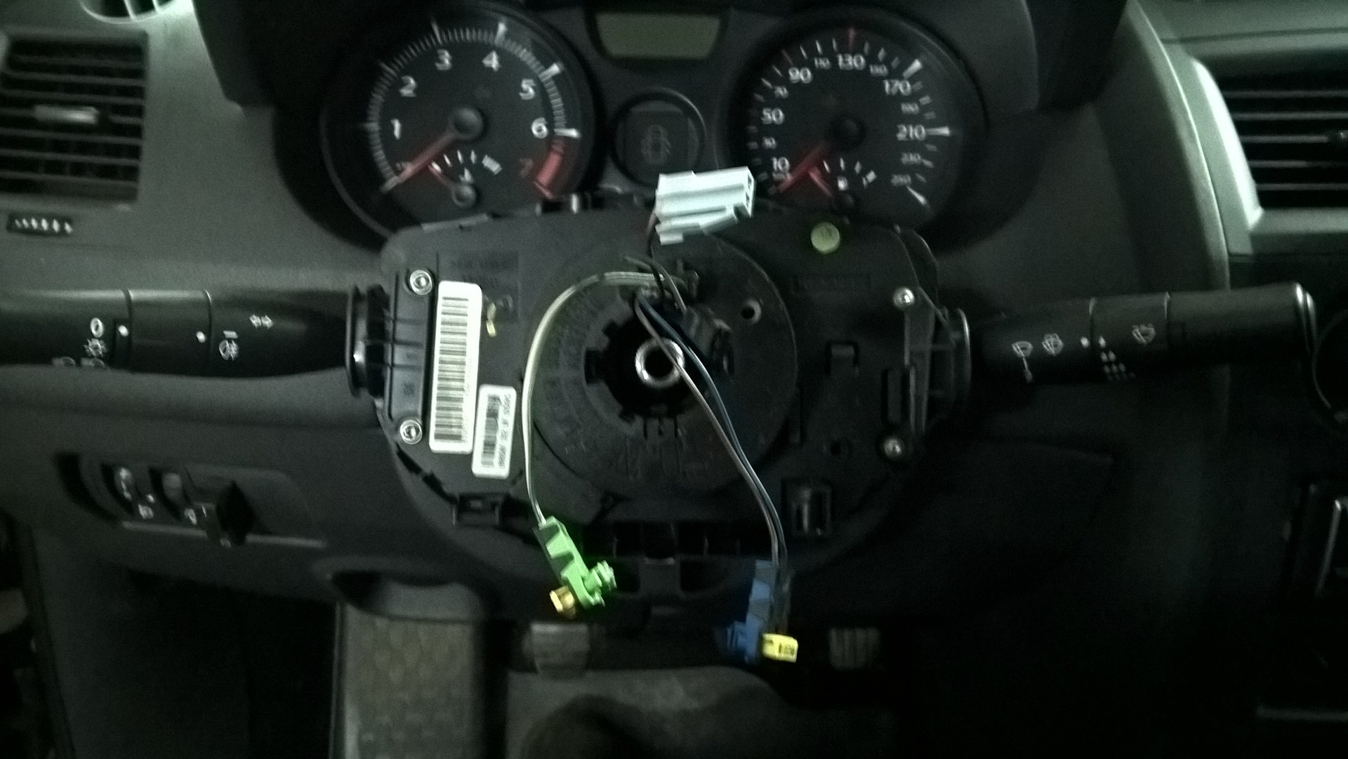 Замена подрулевого шлейфа — Renault Megane II, 1,6 л, 2008 года ...