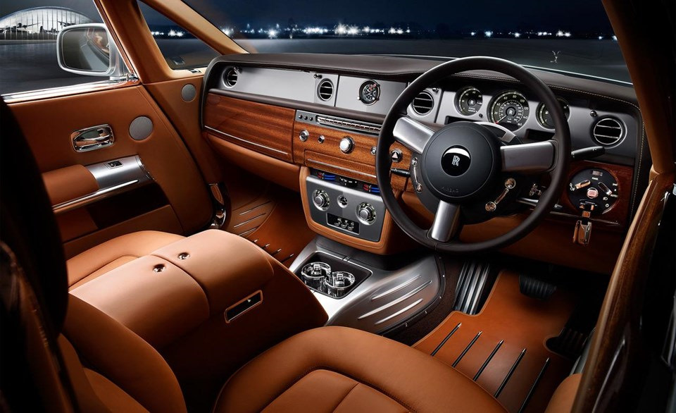 Step inside this modified Rolls-Royce Phantom Drophead Top Gear