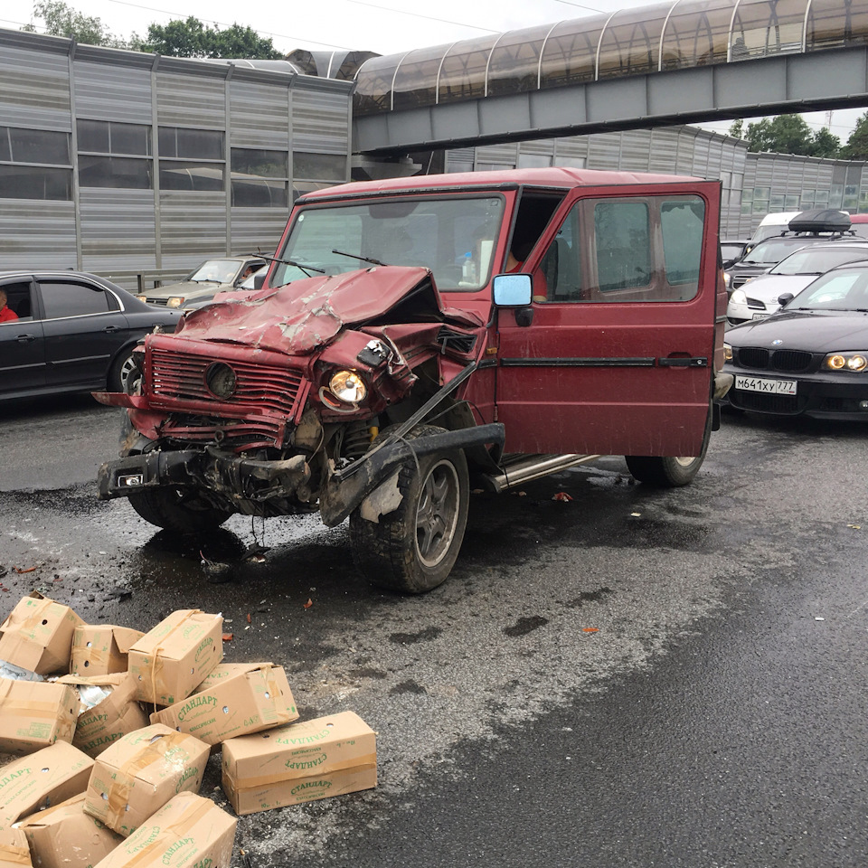 Водителя спас, но сам не выжил… — Mercedes-Benz G-Class (W463), 3 л, 1992  года | ДТП | DRIVE2