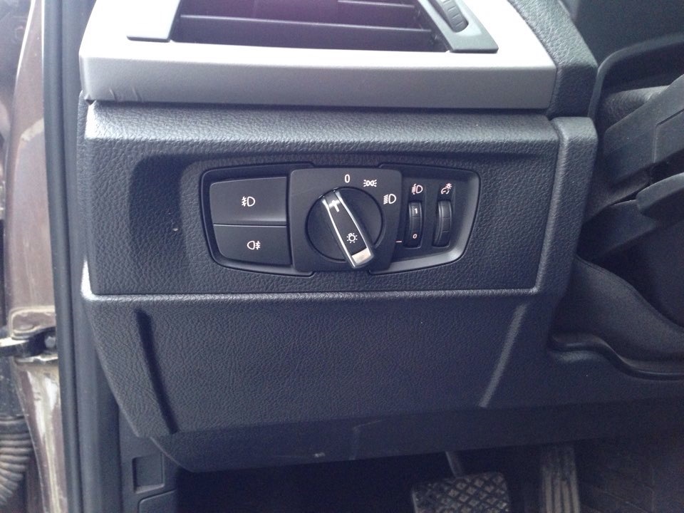 Адаптивное освещение поворотов — BMW 1 series (F20), 1,6 л, 2013 года ...
