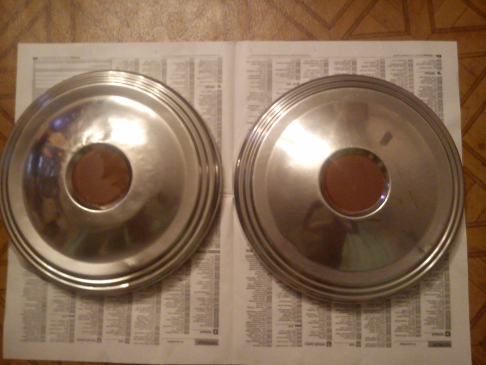 Продам :надпись Волга на Газ-21 и колпаки колес 2шт от Газ-24 ...