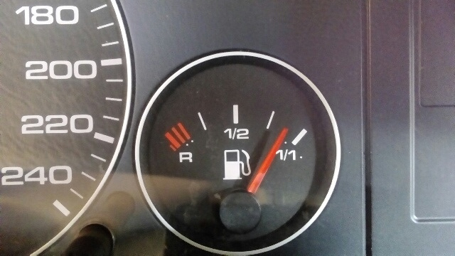 Нужен совет датчик уровня топлива врет — Audi A6 (C4), 2,5 л., 1996 ...